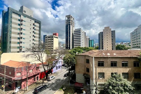 Vista Quarto 1 de apartamento à venda com 3 quartos, 92m² em Lourdes, Belo Horizonte