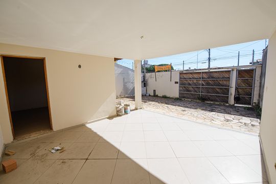 Garagem de casa para alugar com 3 quartos, 200m² em Jardim Maria Augusta, Taubaté