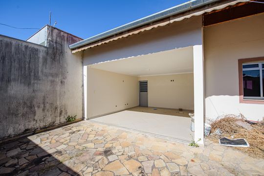 Garagem de casa para alugar com 3 quartos, 200m² em Jardim Maria Augusta, Taubaté