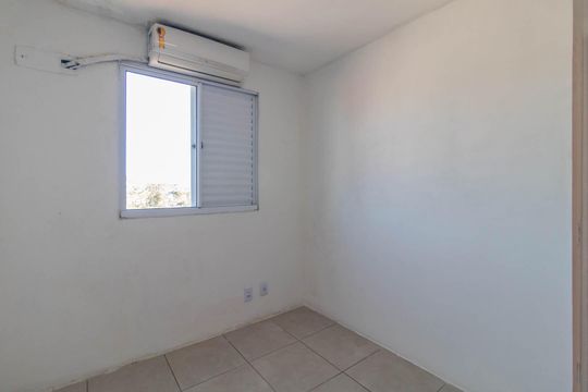 Quarto 2 de apartamento para alugar com 2 quartos, 48m² em Vila Nova, Porto Alegre