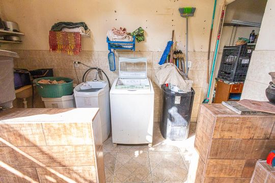 varanda / area de serviço de casa à venda com 2 quartos, 185m² em Pampulha, Belo Horizonte