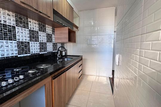 Cozinha de apartamento para alugar com 2 quartos, 42m² em Jardim do Lago, Osasco