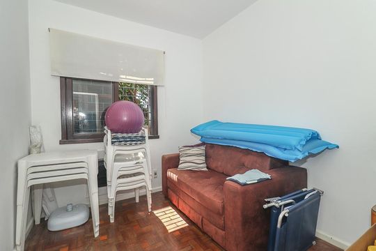 Quarto de Serviço de casa à venda com 3 quartos, 459m² em Três Figueiras, Porto Alegre
