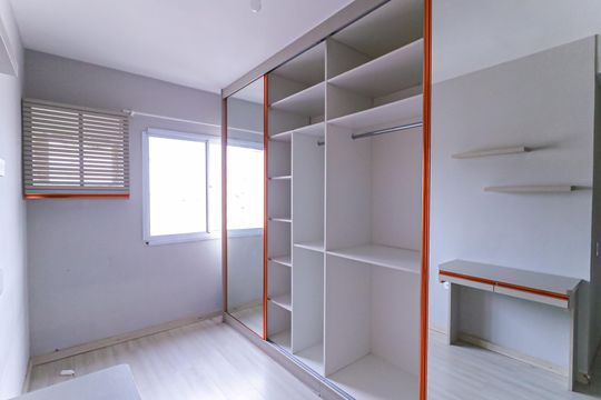 Suíte de apartamento para alugar com 2 quartos, 55m² em Del Castilho, Rio de Janeiro