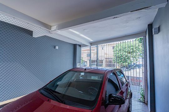 Garagem de casa à venda com 3 quartos, 50m² em Jardim Monjolo, São Paulo