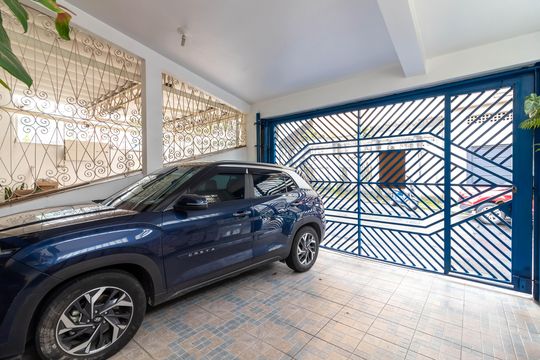 Garagem de casa à venda com 3 quartos, 168m² em Jardim São Paulo, São Paulo