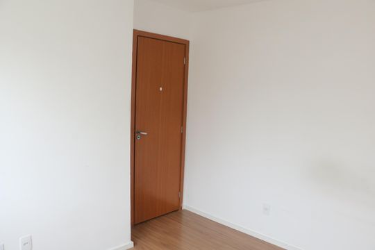 Quarto 2 de apartamento para alugar com 2 quartos, 42m² em Jardim Alvorada, Nova Iguaçu