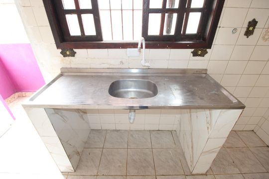 Cozinha de casa para alugar com 1 quarto, 90m² em Cidade Nitro Operária, São Paulo