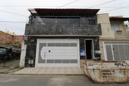 Fachada de casa para alugar com 1 quarto, 90m² em Cidade Nitro Operária, São Paulo