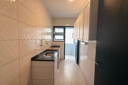 Cozinha de apartamento para alugar com 1 quarto, 49m² em Centro, Guarujá