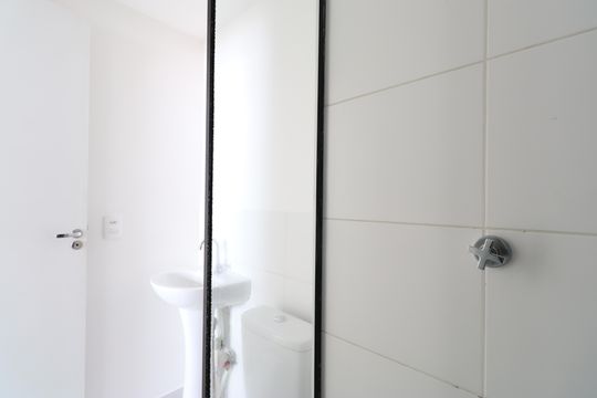 Banheiro de apartamento à venda com 2 quartos, 40m² em Barra Funda, São Paulo