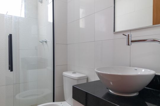 Banheiro de apartamento para alugar com 2 quartos, 45m² em Vila Satúrnia, Campinas
