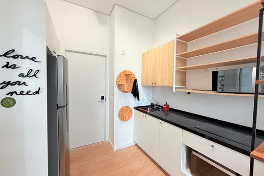 Cozinha de kitnet/studio para alugar com 1 quarto, 33m² em Itaim Bibi, São Paulo