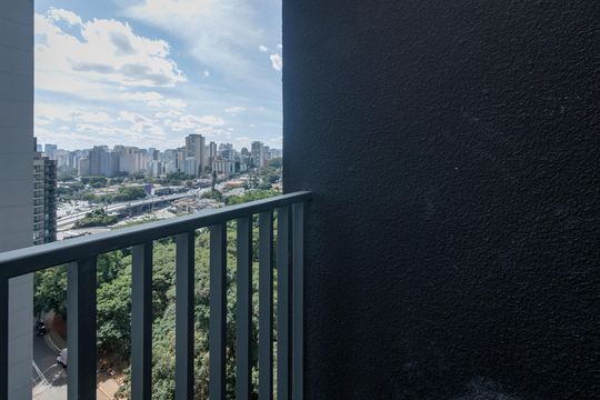 Varanda de kitnet/studio à venda com 1 quarto, 26m² em Brooklin Paulista, São Paulo