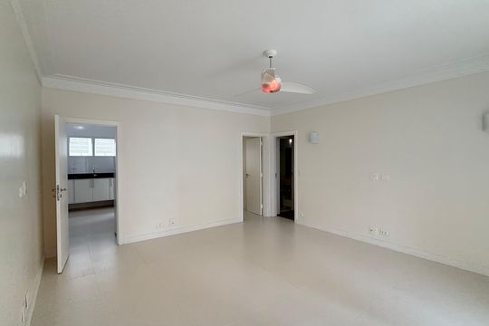 Sala de apartamento para alugar com 4 quartos, 106m² em Pitangueiras, Guarujá