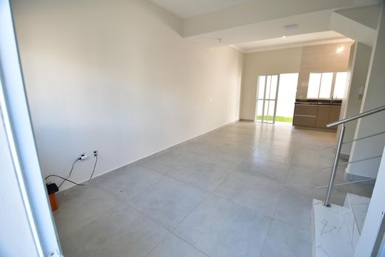 Sala de casa de condomínio para alugar com 3 quartos, 96m² em Loteamento Alphaville Campinas, Campinas