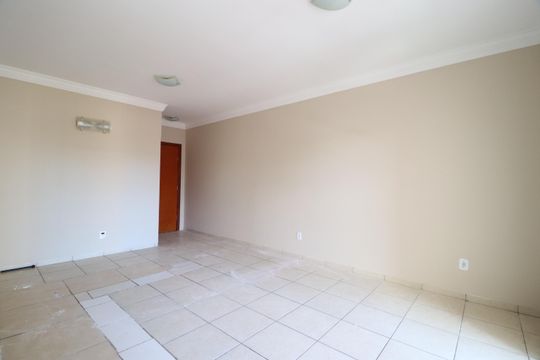 Sala de apartamento para alugar com 3 quartos, 110m² em Centro, Uberlândia