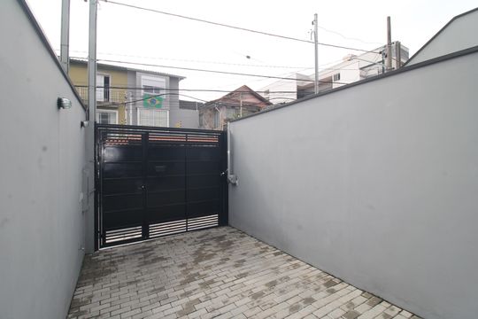 Garagem de casa à venda com 3 quartos, 140m² em Vila Isolina Mazzei, São Paulo