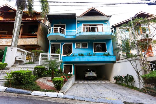 Fachada de casa de condomínio à venda com 4 quartos, 340m² em Parque Monte Alegre, Taboão da Serra