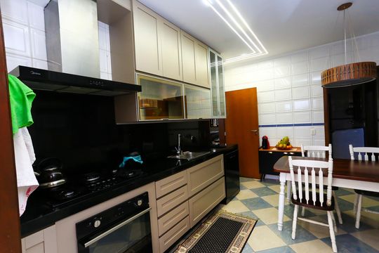 Cozinha de casa de condomínio à venda com 4 quartos, 340m² em Parque Monte Alegre, Taboão da Serra