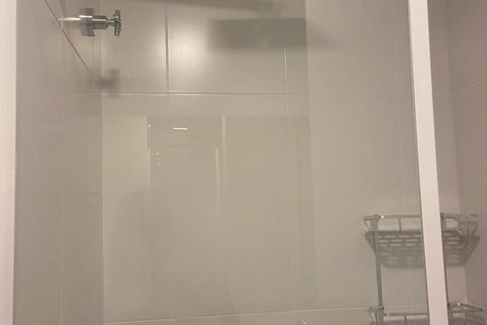 Banheiro de apartamento à venda com 1 quarto, 30m² em Pinheiros, São Paulo