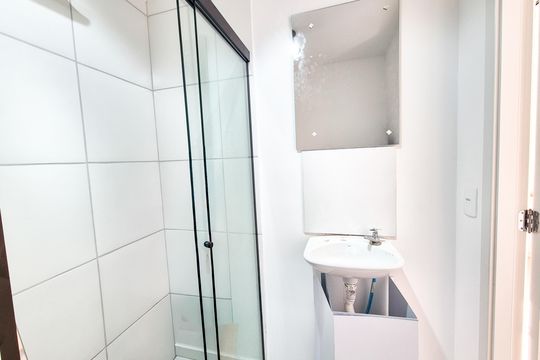 Banheiro  de kitnet/studio à venda com 1 quarto, 15m² em República, São Paulo