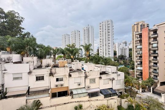 Apartamento à venda com 2 quartos, 67m² em Real Parque, São Paulo