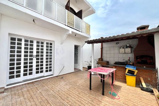 Quintal de casa à venda com 4 quartos, 161m² em Conjunto Residencial Jardim Canaa, São Paulo