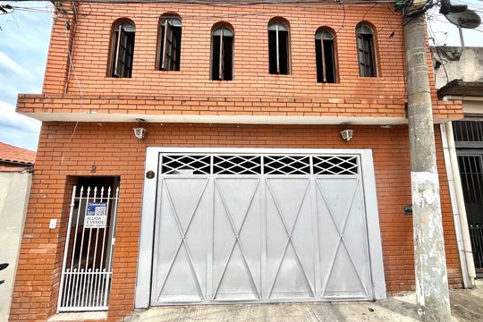 Fachada de casa à venda com 4 quartos, 161m² em Conjunto Residencial Jardim Canaa, São Paulo