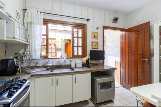Cozinha de casa à venda com 2 quartos, 118m² em Vila Alexandria, São Paulo