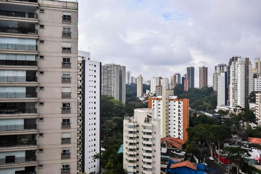 Vista de apartamento à venda com 4 quartos, 248m² em Vila Suzana, São Paulo