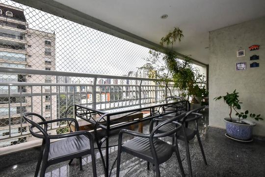 Varanda de apartamento à venda com 4 quartos, 248m² em Vila Suzana, São Paulo
