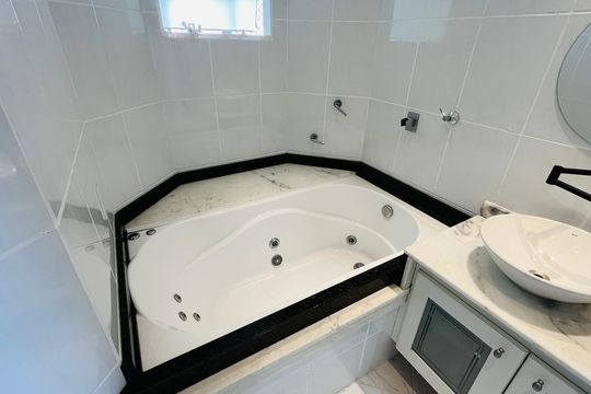 Banheiro Social de apartamento à venda com 2 quartos, 96m² em Jardim Flamboyant, Campinas