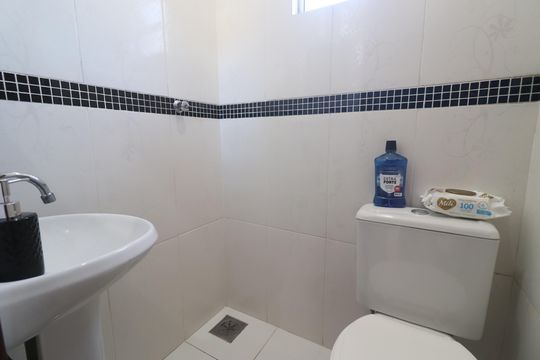 Banheiro Social de casa à venda com 2 quartos, 150m² em Canudos, Novo Hamburgo
