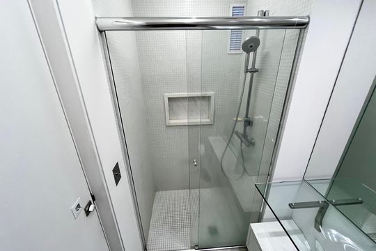 Banheiro de apartamento à venda com 1 quarto, 70m² em Carandiru, São Paulo