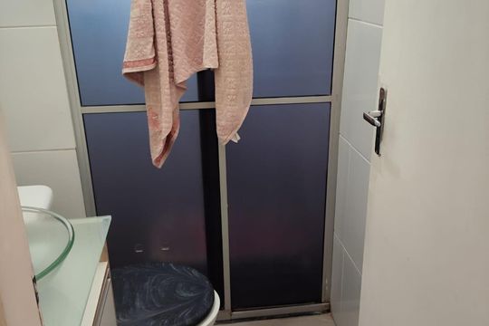 Banheiro de apartamento à venda com 2 quartos, 42m² em Água Branca, São Paulo