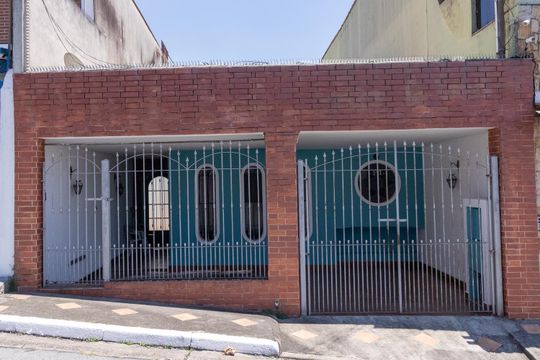 Fachada de casa à venda com 3 quartos, 160m² em Vila Granada, São Paulo