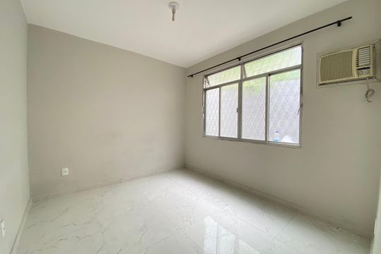 Quarto 1 de casa para alugar com 2 quartos, 55m² em Piedade, Rio de Janeiro