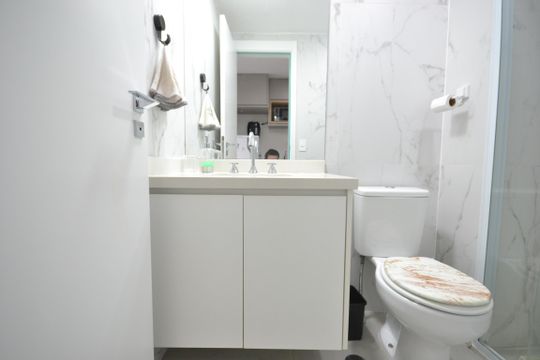 Banheiro de kitnet/studio para alugar com 1 quarto, 25m² em Butantã, São Paulo