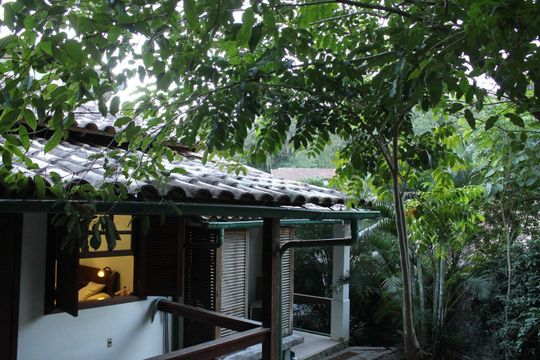 Casa à venda com 3 quartos, 500m² em Matapaca, Niterói
