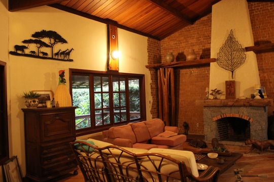 Casa à venda com 3 quartos, 500m² em Matapaca, Niterói