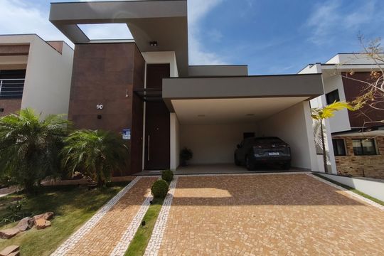 Fachada de casa de condomínio à venda com 3 quartos, 289m² em Swiss Park, Campinas