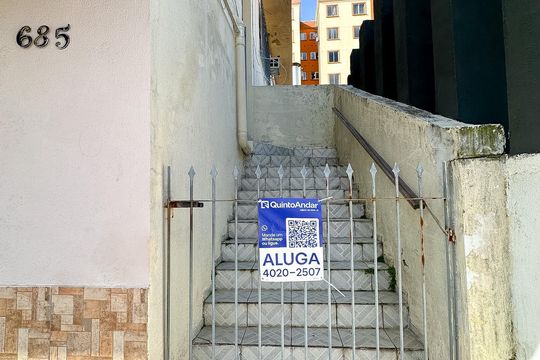 Plaquinha de apartamento para alugar com 1 quarto, 28m² em Ipiranga, São José