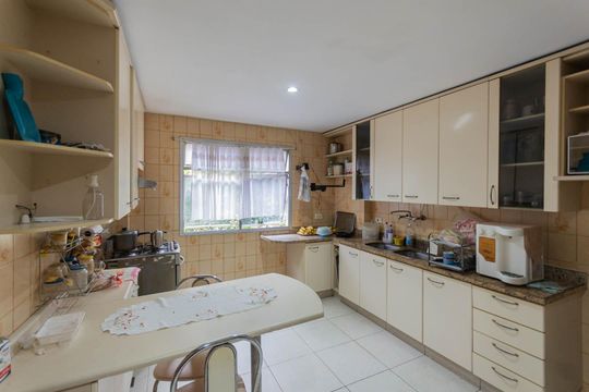 Cozinha de apartamento à venda com 3 quartos, 135m² em Grajaú, Rio de Janeiro