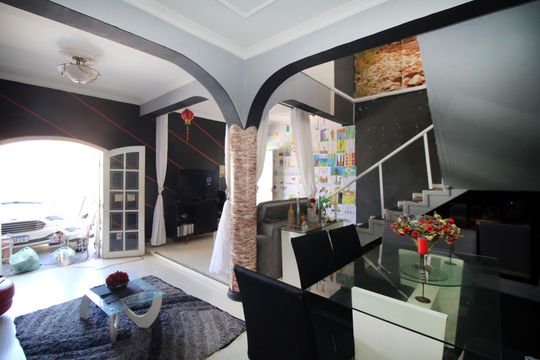 Sala de casa para alugar com 5 quartos, 500m² em Irajá, Rio de Janeiro