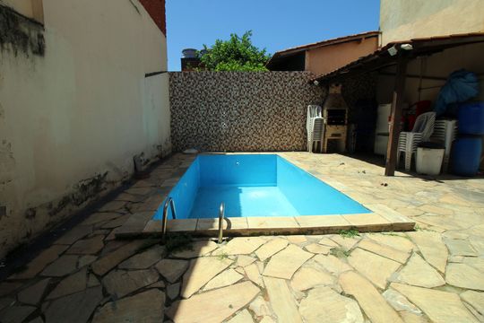 Piscina de casa para alugar com 5 quartos, 500m² em Irajá, Rio de Janeiro