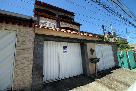 Fachada da casa de casa para alugar com 5 quartos, 500m² em Irajá, Rio de Janeiro