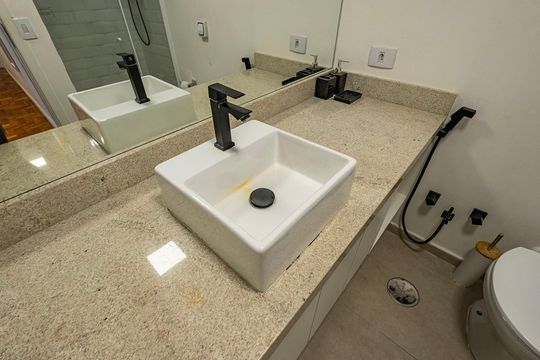 Banheiro de apartamento para alugar com 2 quartos, 84m² em Consolação, São Paulo