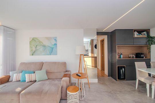 Sala de apartamento para alugar com 3 quartos, 84m² em Jardim Lindóia, Porto Alegre