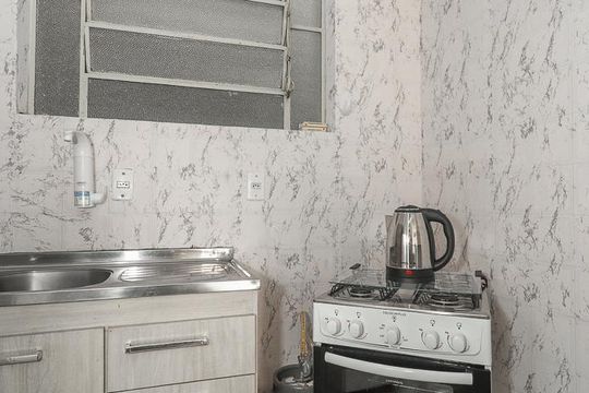 Cozinha de apartamento para alugar com 1 quarto, 40m² em Auxiliadora, Porto Alegre